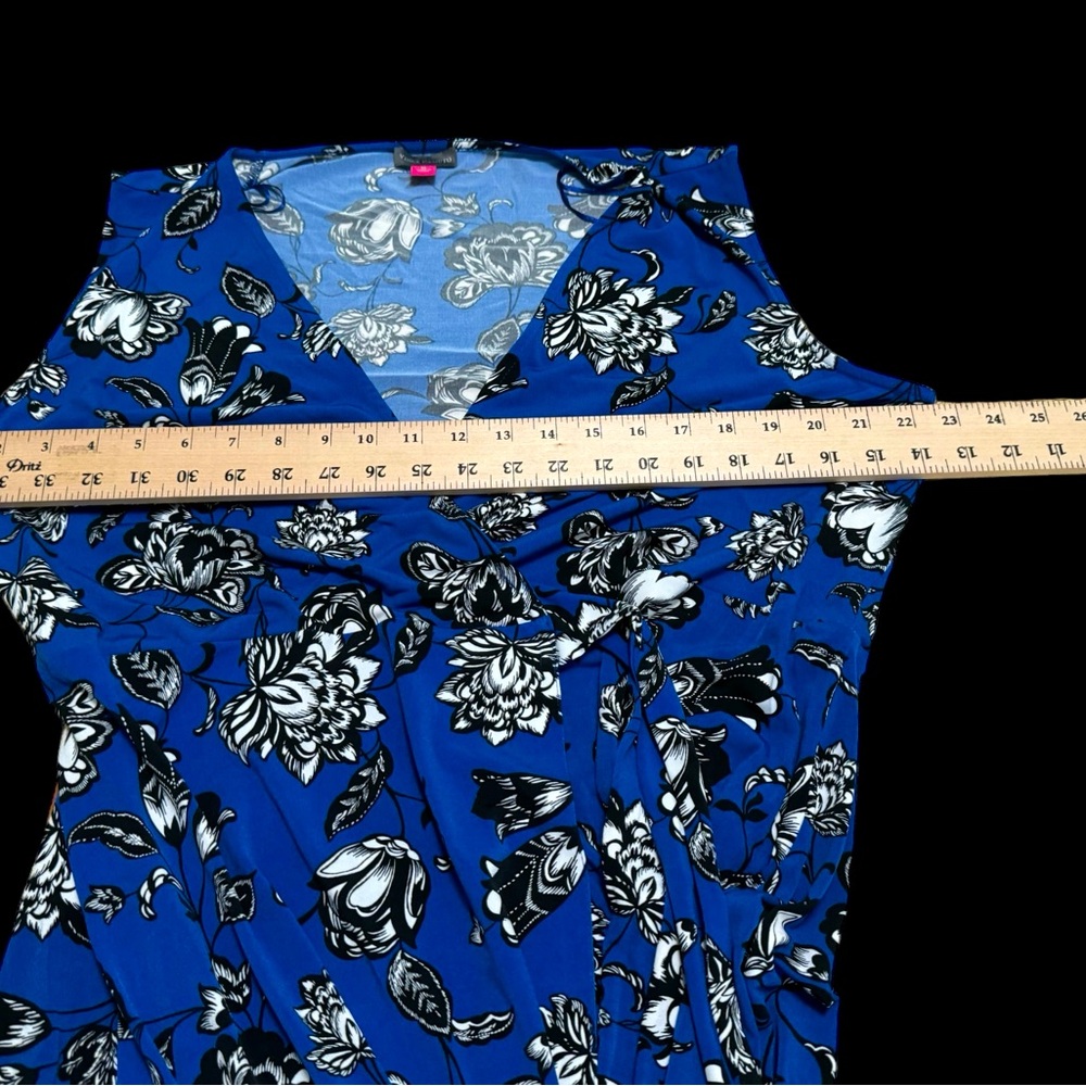 NWT Vince Camuto Wrap Dress - Picture 9 of 10